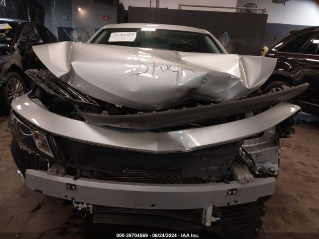 1G1105SA0HU155927 Chevrolet IMPALA 1LT