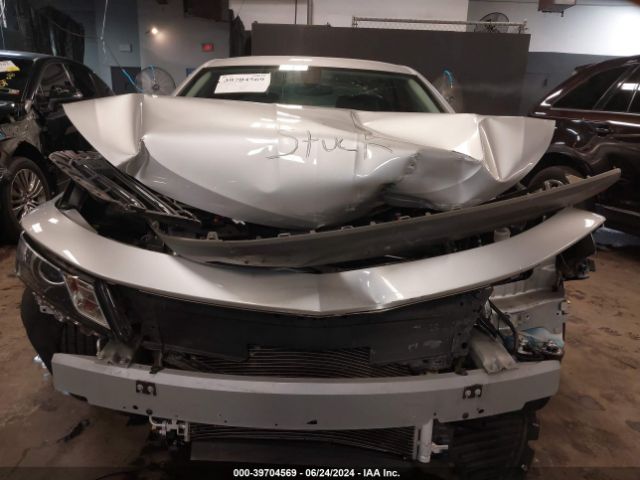 1G1105SA0HU155927 Chevrolet IMPALA 1LT