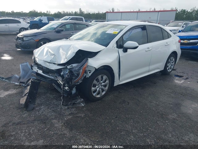 Toyota COROLLA LE 2022 JTDEPMAE3N3005248 Image 2