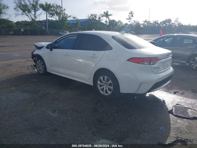 Toyota COROLLA LE 2022 JTDEPMAE3N3005248 Image 3