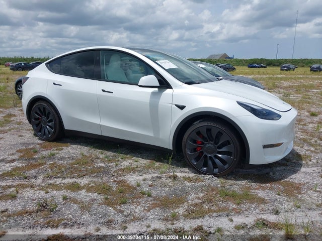 2024 TESLA MODEL Y 7SAYGDEF2RA268971 Photo 0