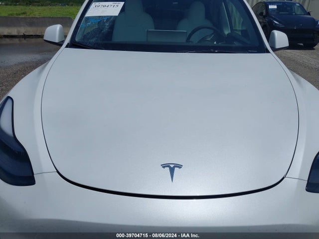 2024 TESLA MODEL Y 7SAYGDEF2RA268971 Photo 9