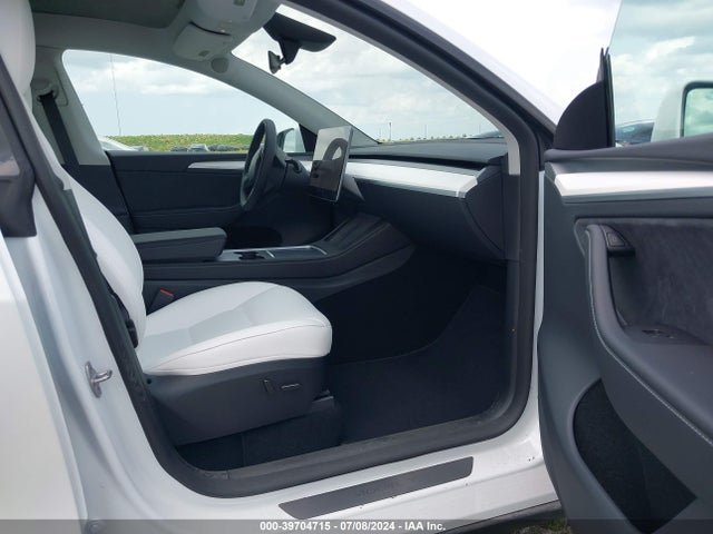 2024 TESLA MODEL Y 7SAYGDEF2RA268971 Photo 4