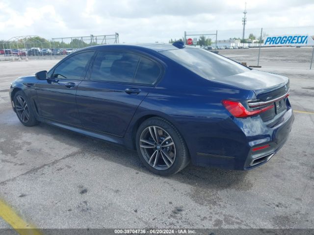 2022 BMW 750 WBA7U2C06NCK92895 Photo 2