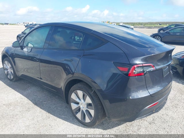 2024 TESLA MODEL Y 7SAYGDEE6RA239531 Photo 2