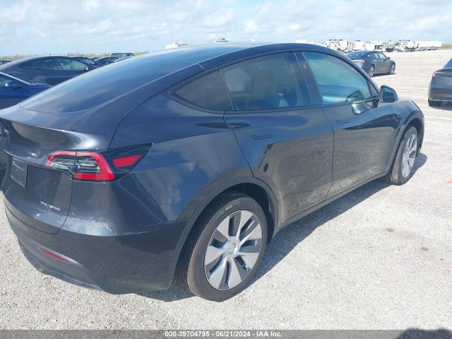 2024 TESLA MODEL Y 7SAYGDEE6RA239531 Photo 3