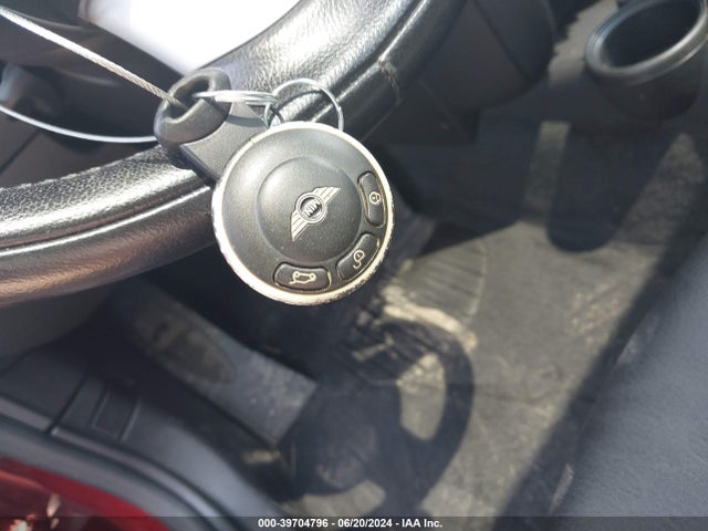 2010 MINI COOPER CLUBMAN WMWML3C59ATX38846 Photo 10