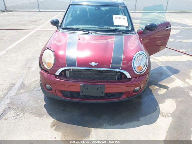 2010 MINI COOPER CLUBMAN WMWML3C59ATX38846 Photo 5