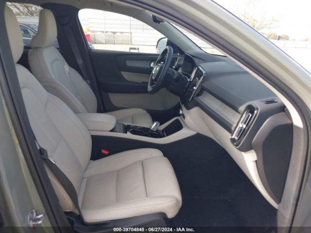 YV4L12UX4P2966974 Volvo Xc40 B5 Ultimate Dark Theme