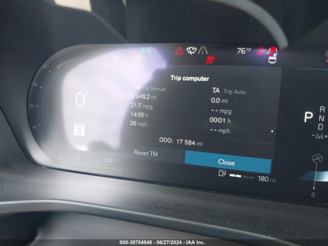 YV4L12UX4P2966974 Volvo Xc40 B5 Ultimate Dark Theme