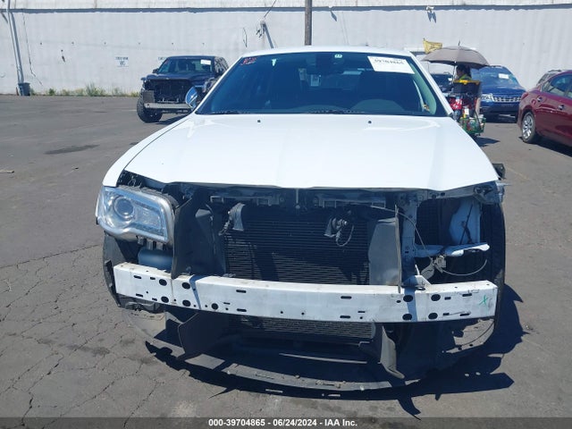 Chrysler 300C 2016 2C3CCAEG8GH151694 Image 13