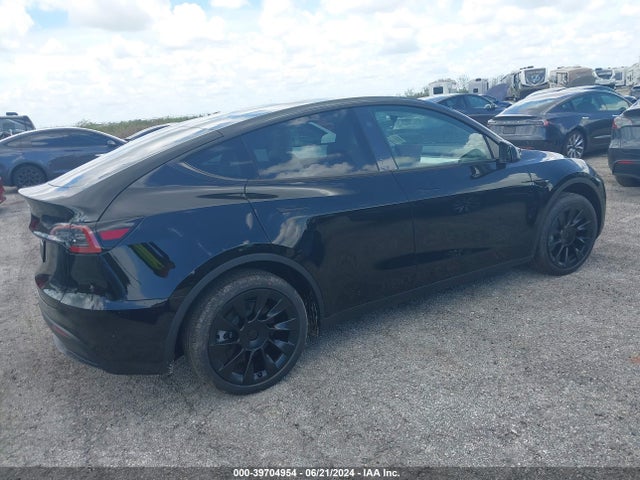 2024 TESLA MODEL Y 7SAYGDED8RF092915 Photo 3