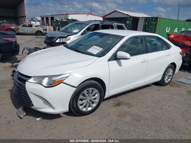 Toyota CAMRY LE 2017 4T1BF1FK6HU684171 Image 2