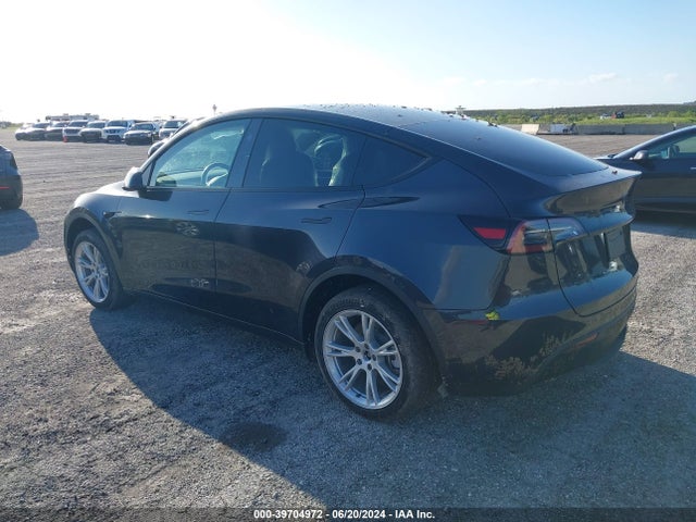 2024 TESLA MODEL Y 7SAYGDED8RF091151 Photo 2