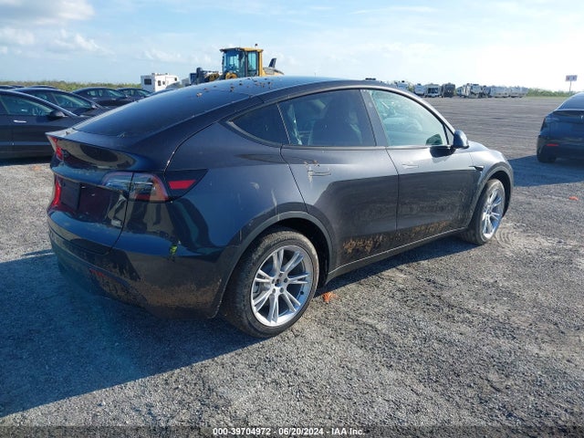 2024 TESLA MODEL Y 7SAYGDED8RF091151 Photo 3