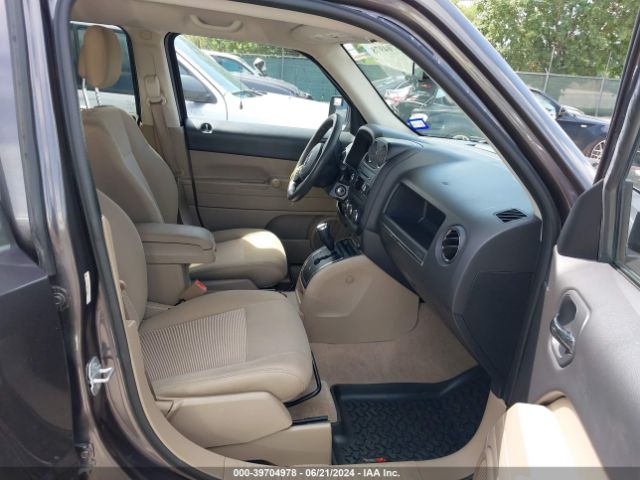 1C4NJPBB6FD186252 Jeep Patriot Sport