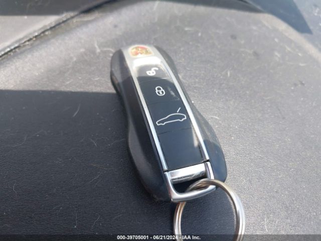 WP0AF2A75HL152702 Porsche Panamera Turbo