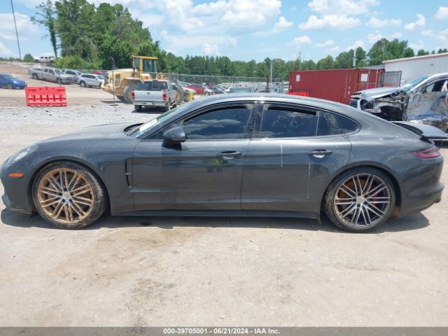 WP0AF2A75HL152702 Porsche Panamera Turbo