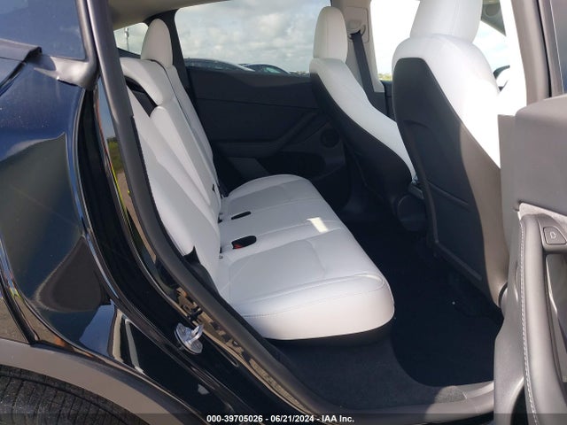 2024 TESLA MODEL Y 7SAYGDED5RF084030 Photo 7