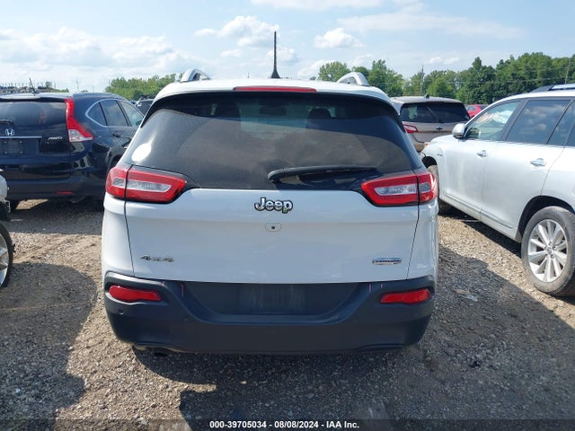 1C4PJMCB0HW507151 Jeep Cherokee Latitude 4x4