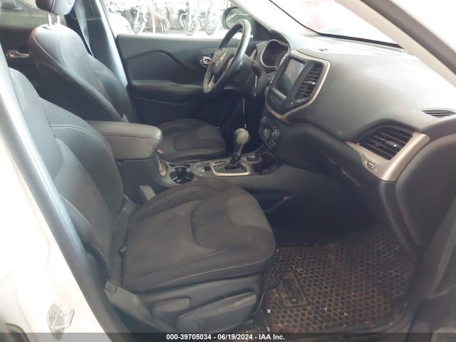 1C4PJMCB0HW507151 Jeep Cherokee Latitude 4x4
