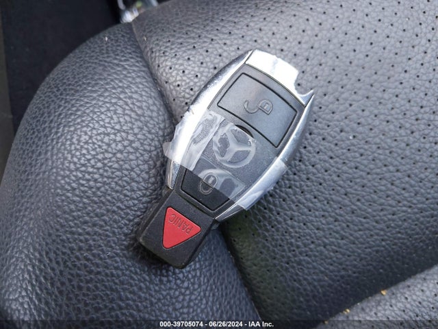 WDCGG5HB3FG439569 Mercedes-Benz GLK 350