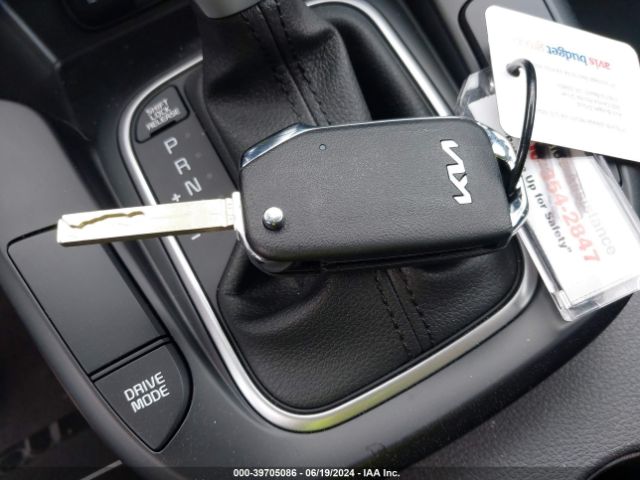 KNDJ23AU8R7914504 KIA SOUL LX