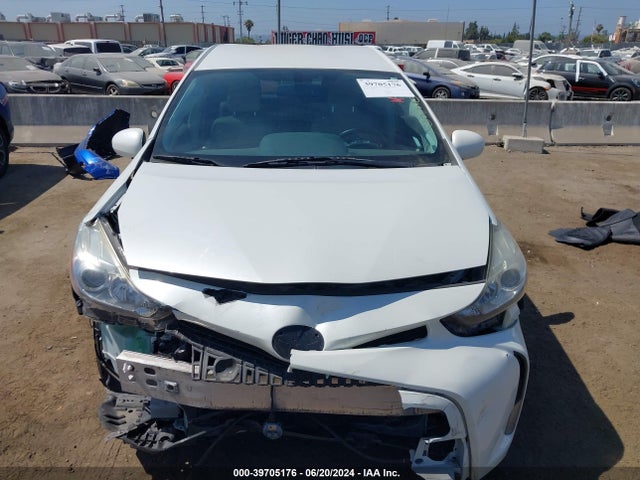 Toyota Prius V Four 2015 JTDZN3EU7FJ027656 Image 12