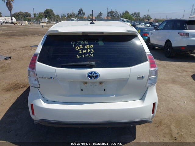 Toyota Prius V Four 2015 JTDZN3EU7FJ027656 Image 16