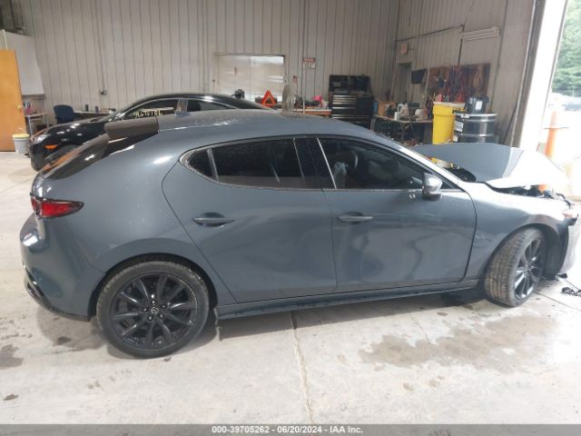 JM1BPANMXK1117586 Mazda Mazda3 Premium Package