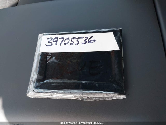 2024 TESLA MODEL 3 5YJ3E1EA9RF768015 Photo 10