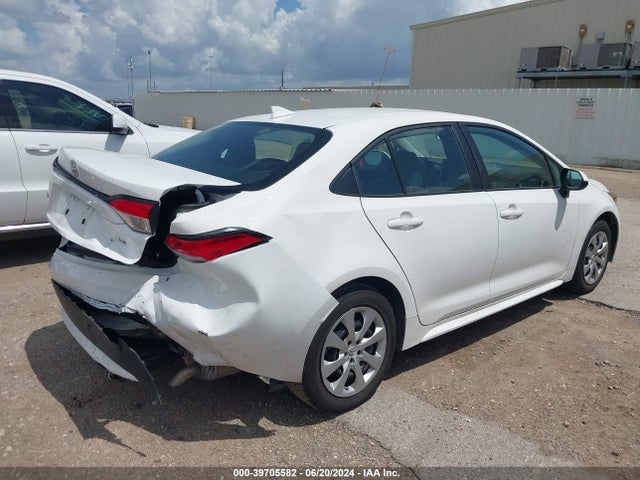 Toyota COROLLA LE 2022 5YFEPMAE2NP325619 Image 4
