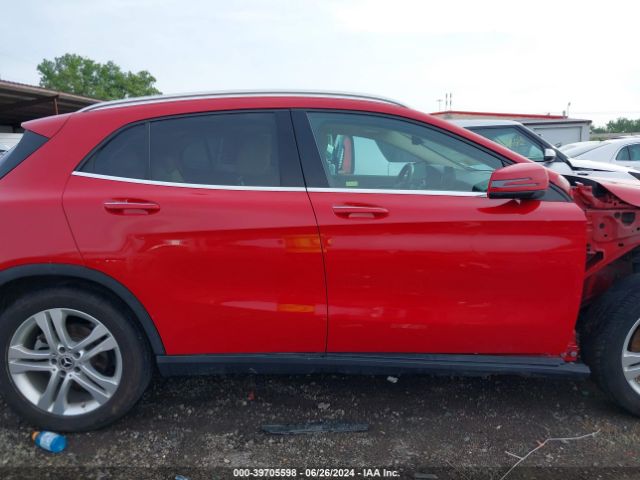 WDCTG4EB9JJ530533 Mercedes-Benz GLA 250