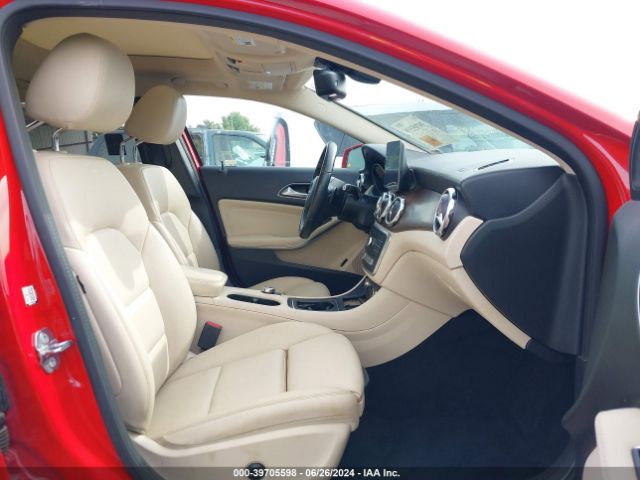 WDCTG4EB9JJ530533 Mercedes-Benz GLA 250