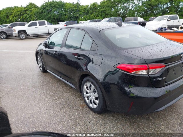 Toyota COROLLA LE 2022 5YFEPMAE2NP381835 Image 3