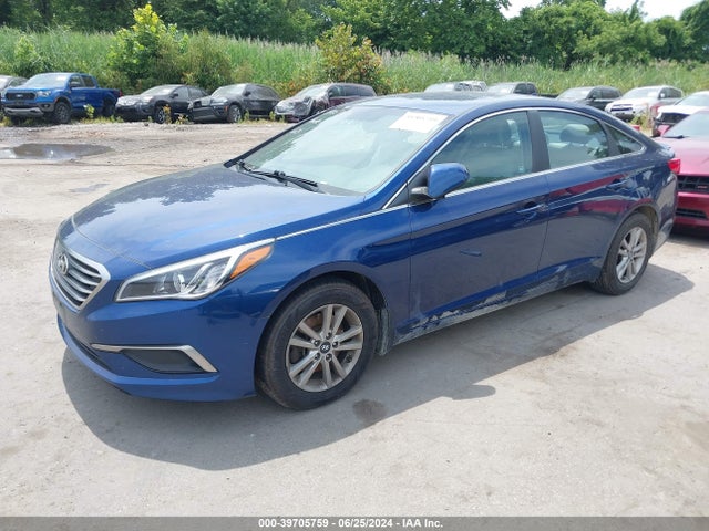 Hyundai SONATA SE 2017 5NPE24AF0HH568208 Image 2
