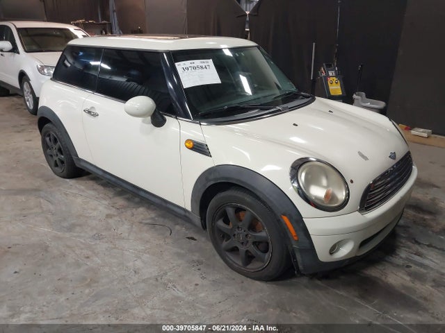 2007 MINI COOPER WMWMF33597TT58342 Photo 0