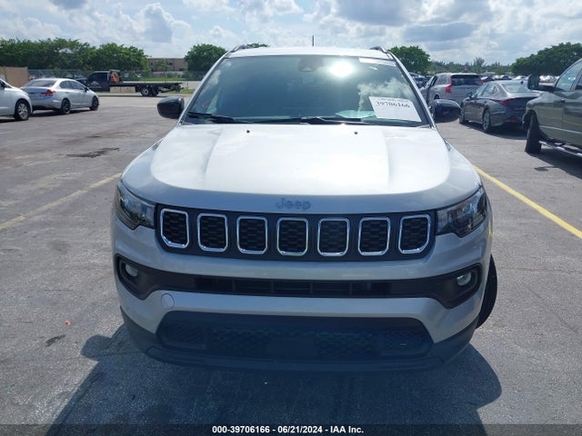 3C4NJDBN4RT118636 Jeep Compass Latitude 4x4