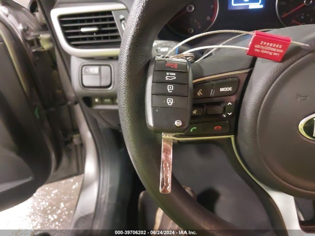 KIA Optima Lx 2016 5XXGT4L33GG092748 Image 11
