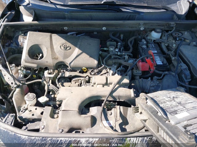 Toyota RAV4 LE 2019 JTMF1RFV8KJ005572 Image 10