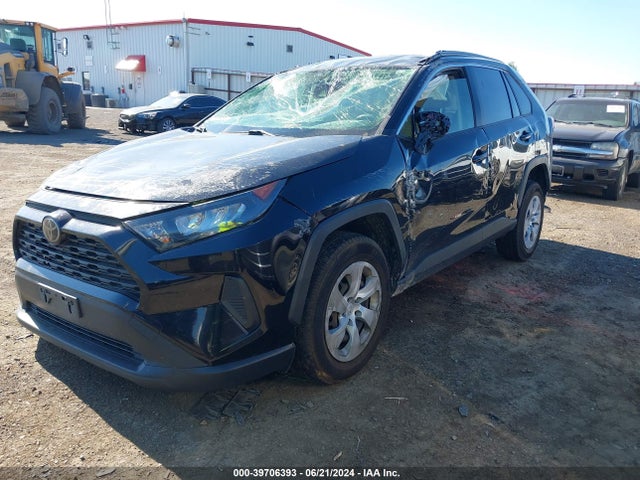 Toyota RAV4 LE 2019 JTMF1RFV8KJ005572 Image 2