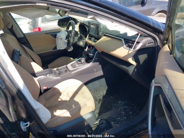Toyota RAV4 LE 2019 JTMF1RFV8KJ005572 Image 5