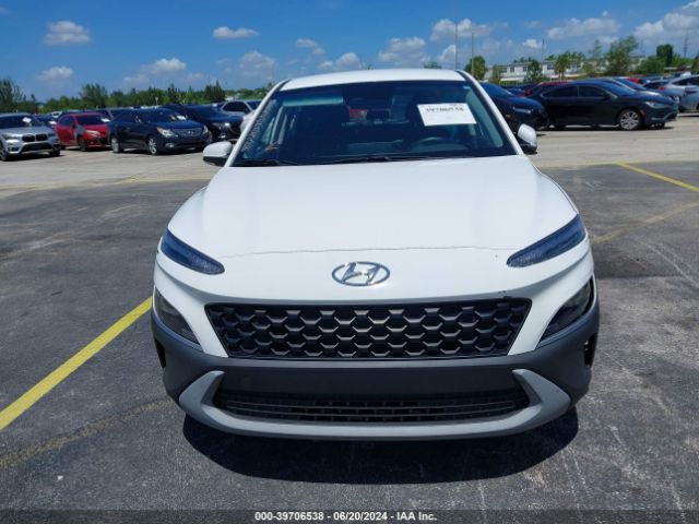 KM8K22AB1NU764031 Hyundai Kona Se