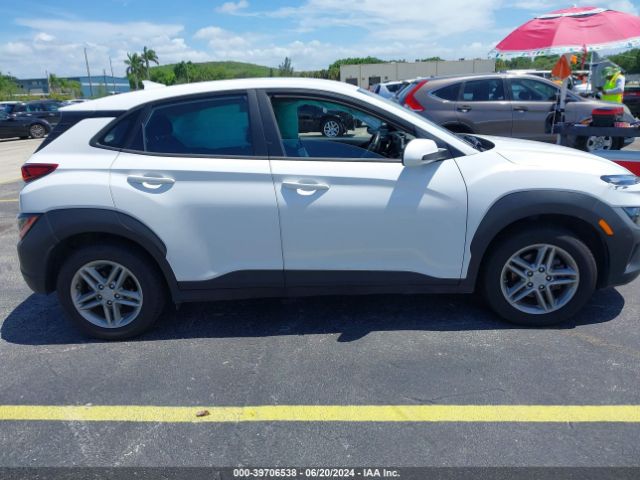 KM8K22AB1NU764031 Hyundai Kona Se