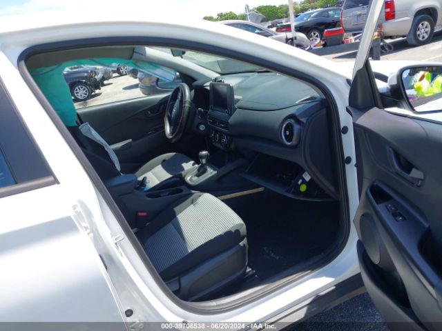 KM8K22AB1NU764031 Hyundai Kona Se