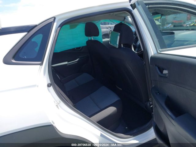 KM8K22AB1NU764031 Hyundai Kona Se