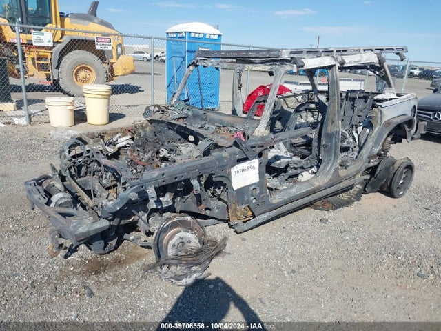 1C4HJXDN3JW331975 Jeep Wrangler Unlimited Sport S 4x4