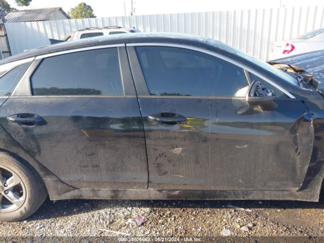 5XXG14J21NG133343 KIA K5 LXS