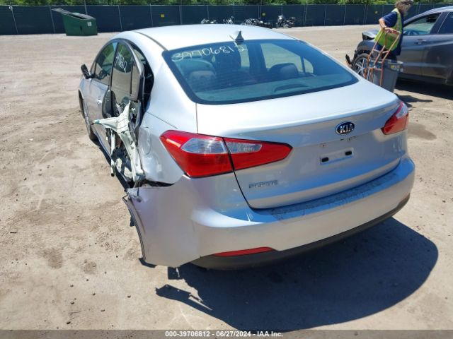 KNAFX4A61G5479197 KIA FORTE LX
