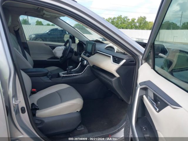 2T3C1RFV9KC020233 Toyota Rav4 Xle Premium